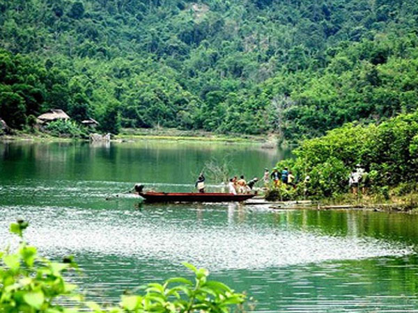 Thi thể nam thanh niên nổi lên sau 3 ngày mất tích dưới lòng hồ