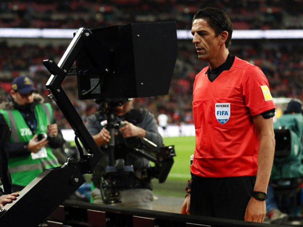 Trọng tài được rút thẻ 'nguội' tại World Cup 2018