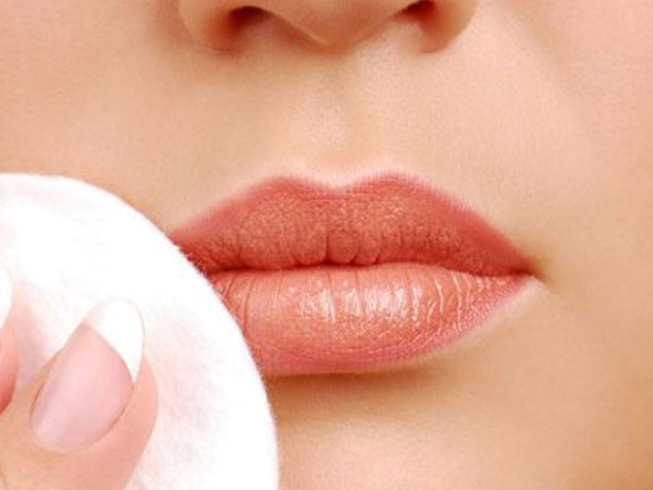 3 bước chăm sóc môi buổi tối căng mọng tự nhiên