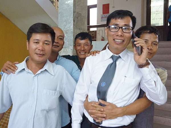 Chấn động phiên tòa, cả 5 bị cáo được trắng án