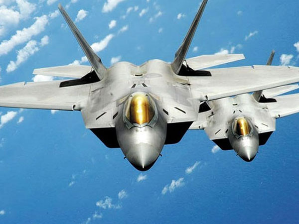 Mỹ điều 14 tiêm kích F-22 tới Nhật phòng đàm phán thất bại