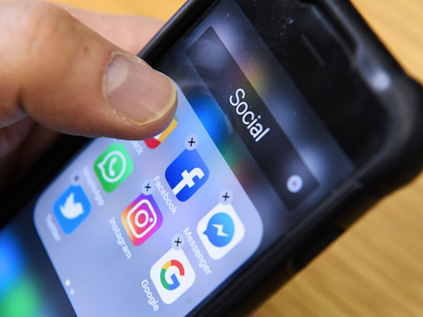 Sau bê bối, giới trẻ không còn mặn mà với Facebook