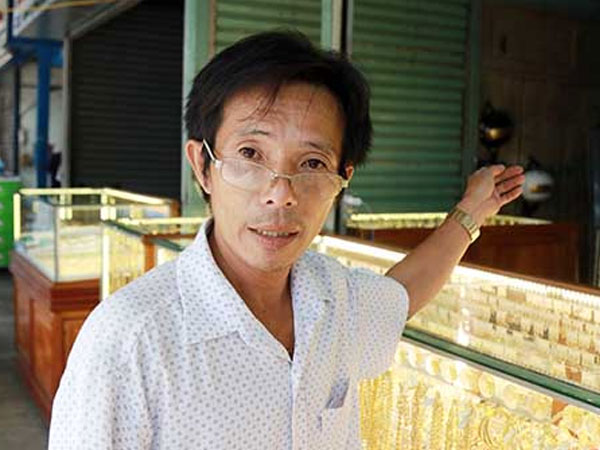 Tiệm vàng ở Khánh Hòa bị trộm gần 300 đôi bông tai