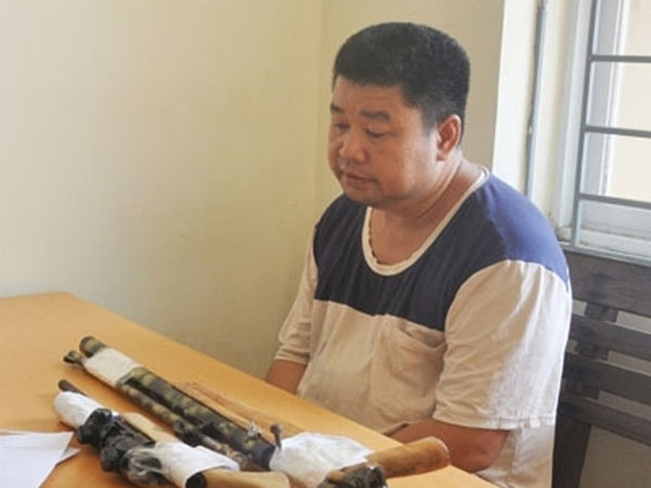 Bắt kẻ chuyên sản xuất ‘hàng nóng’ cho giới xã hội đen