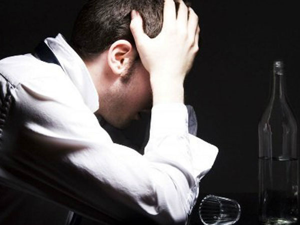 Hai lần đi với gái khiến tôi nhiễm HIV và lây cho vợ