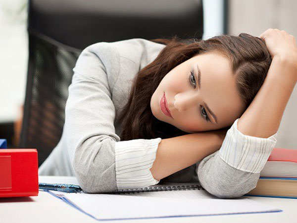 Đàng hoàng là một thạc sĩ, vậy mà tôi bị chồng đánh giá không bằng chị lao công của công ty anh