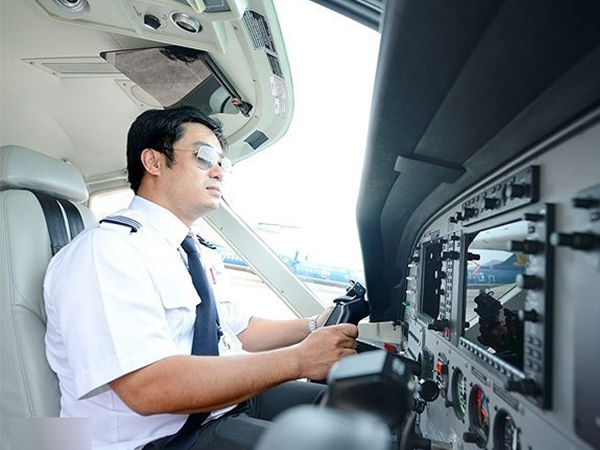 Hàng loạt phi công Vietnam Airlines lại xin nghỉ việc, gửi đơn cầu cứu