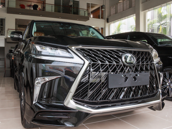 Lexus LX570 Super Sport giá gần 10 tỷ tại Việt Nam