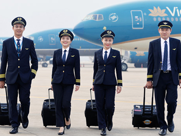 So sánh thu nhập của phi công 2 hãng hàng không Việt