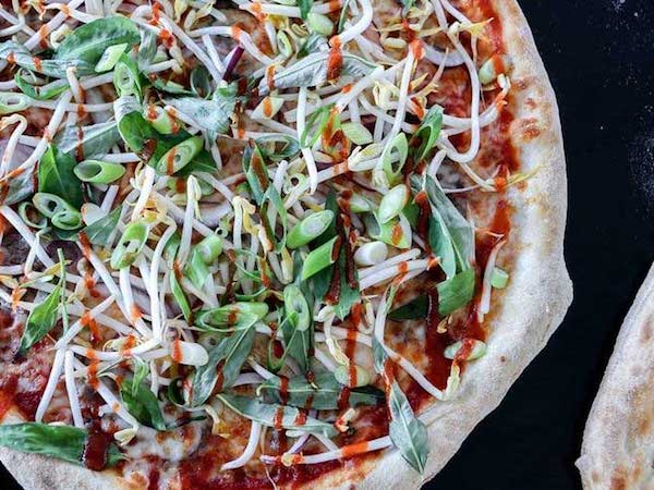 Pizza vị phở Việt gây tranh cãi dữ dội tại Australia