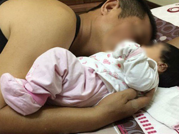 Than thở chuyện sinh nở nhờ bố đẻ lên chăm nhưng bị bố chồng cho nằm đất, cô nàng không ngờ bị mắng té tát