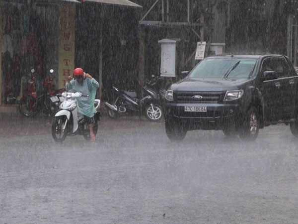 Bão số 2 di chuyển theo hướng Bắc, các khu vực đều có mưa rào và dông