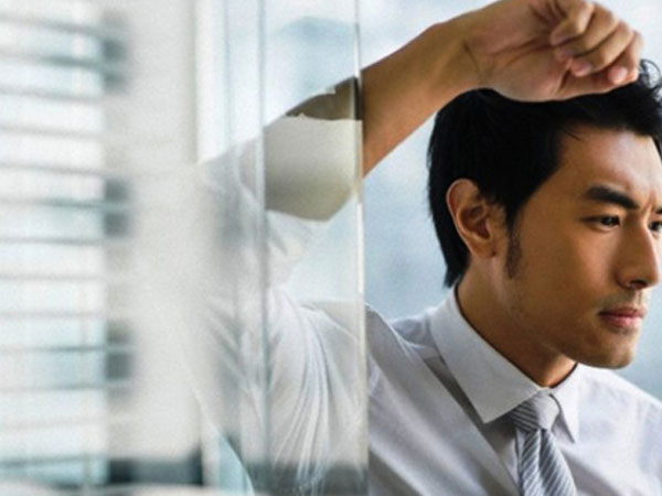 Có nên nhắn tin cho người sếp đang thích vợ sắp cưới của tôi