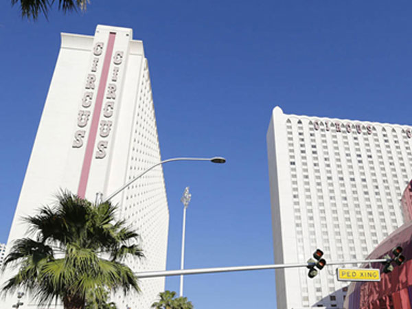 Gia đình nói hai người Việt chết tại Las Vegas 'thân thiết như chị em'