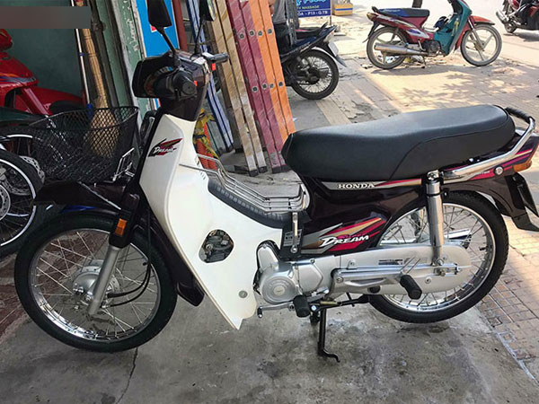 Honda Dream 'đắp chiếu' 18 năm bán hơn 200 triệu