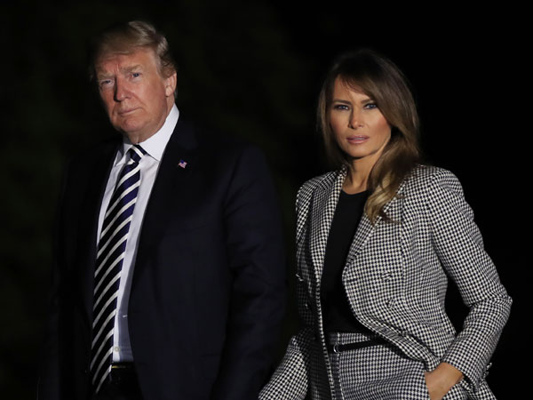Melania Trump tái xuất sau gần một tháng vắng mặt