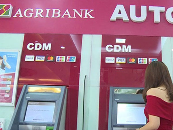 'Sếp' Agribank thu nhập gần 74 triệu đồng/tháng