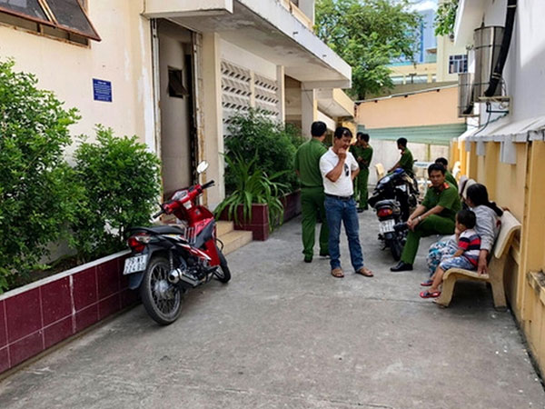 Bé trai 2 tuổi bị thiệt mạng tại nhà giữ trẻ 'chui' ở Nha Trang: Tạm giữ chủ cơ sở