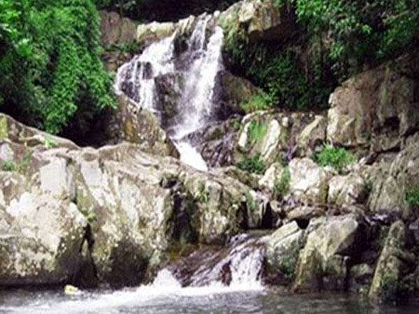 Tắm suối, hai học sinh lớp 1 đuối nước thương tâm