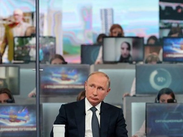 Tổng thống Putin cảnh báo Ukraine về World Cup