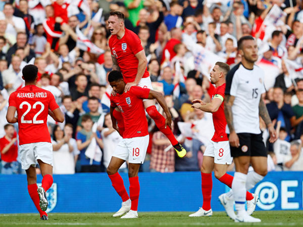 Tuyển Anh lên đường dự World Cup với màn khởi động hoàn hảo