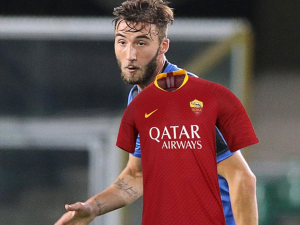 AS Roma thông báo tân binh thứ 3 bằng 'thảm họa' photoshop