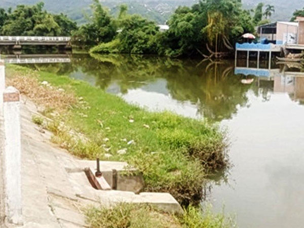 Cô gái bị bạn trai đẩy xuống sông chết đuối thương tâm