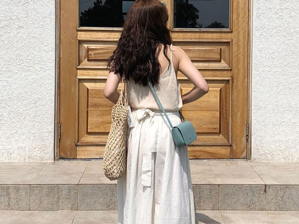 Ngày nóng diện đồ white-on-white là chuẩn nhất, và đây là 14 công thức mát mẻ tuyệt xinh dành cho bạn