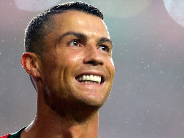 Real Madrid chính thức treo giá bán Ronaldo!