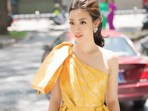 Chiếc váy 'rồng vàng' giúp Đỗ Mỹ Linh tỏa sáng tại sơ khảo Hoa hậu Việt Nam 2018