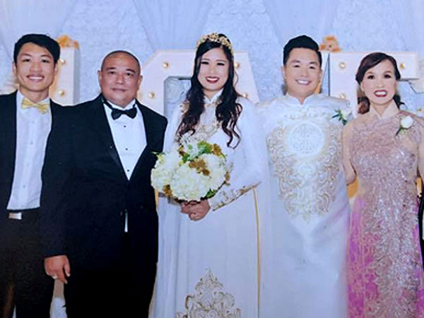 Gia đình NSND Hồng Vân - Lê Tuấn Anh có chàng rể mới ở Mỹ