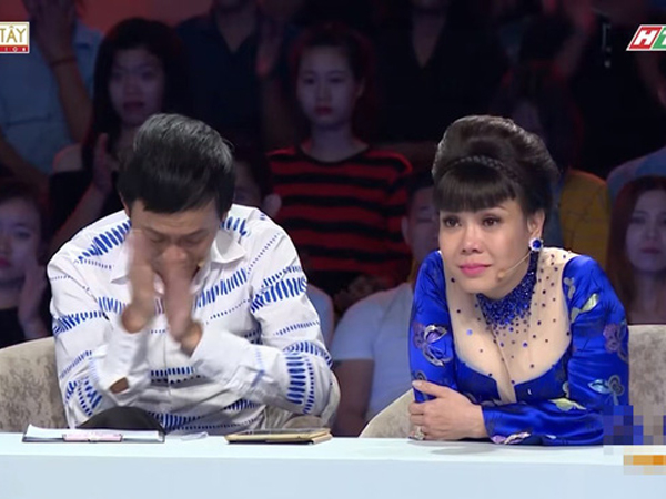 Hoài Linh, Việt Hương và cả trường quay bật khóc vì câu nói ám ảnh của bé gái từng rơi xuống giếng sâu