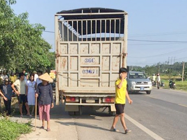 Tài xế lấn làn đâm gia đình thai phụ tử vong bị khởi tố