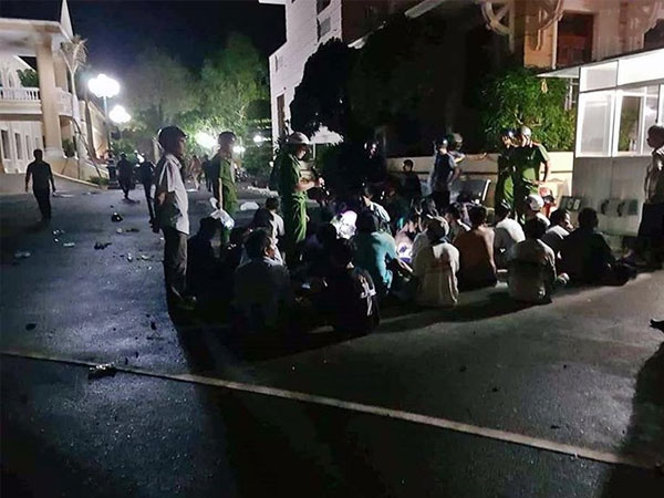 Bình Thuận bắt giữ nghi can đưa tiền đi quấy rối