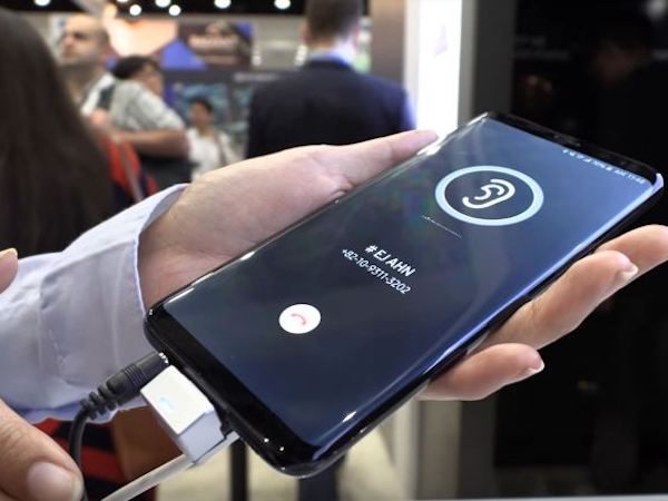 Màn hình smartphone sắp kiêm chức năng loa âm thanh