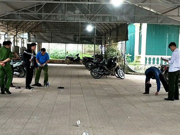 Nam nhân viên sân golf Long Biên cầm dao đâm nữ đồng nghiệp nhiều nhát rồi tự sát