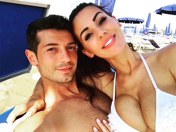 Sao Thụy Sĩ bị chê 'sex dở tệ' được vợ cũ cổ vũ ở World Cup