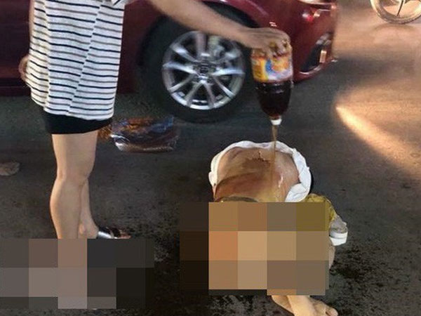 Triệu tập 4 người đánh ghen bằng cách đổ nước mắm, muối ớt lên người cô gái trẻ ở Thanh Hóa