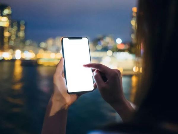 Apple cấm nhà phát triển lấy thông tin từ danh bạ người dùng