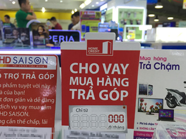 Công ty tài chính đua cho vay tiền mặt, mở thẻ tín dụng