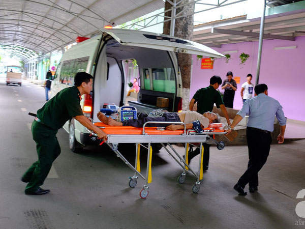 Ngư dân bị xuất huyết não được trực thăng bay ra Trường Sa cứu kịp thời trong đêm