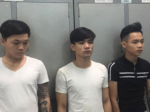 Nhóm thanh niên đánh đập cặp đôi nước ngoài, cướp tài sản