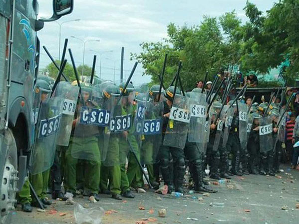 Vụ hàng nghìn người gây rối, đập phá ở Bình Thuận: Công an thả 191 người, tạm giữ 17 nghi can chính