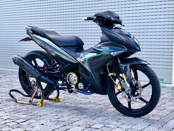 Yamaha Exciter phủ carbon hơn 15 triệu đồng tại Việt Nam