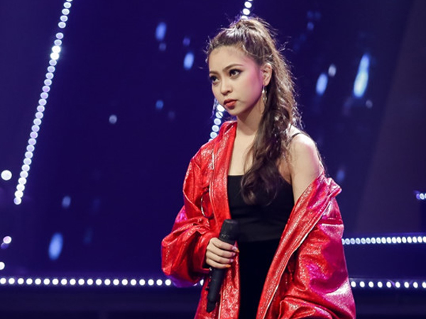 Bạn gái U23 Quang Hải tham gia show Đức Phúc làm giám khảo