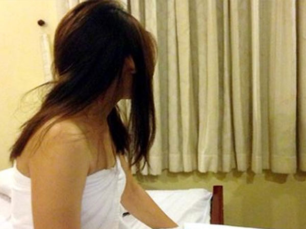 Hai bé gái và tiệc nhậu đáng giá 'ngàn vàng'
