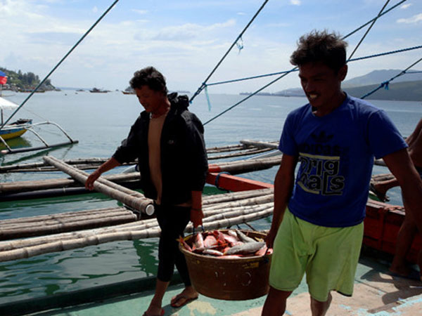 Philippines chỉ trích Trung Quốc 'ăn trộm' trên biển