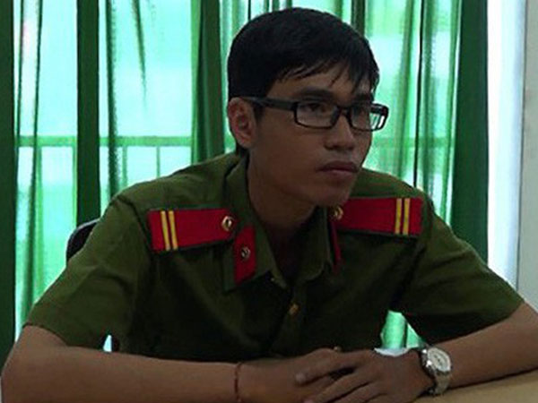 Đối tượng mạo danh công an trà trộn vào đám đông chưa chịu khai báo