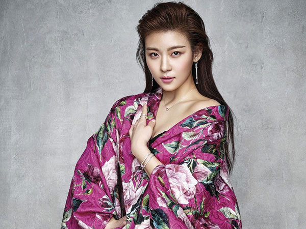 Ha Ji Won: 'Kẻ phá đám' mối tình Hyun Bin - Song Hye Kyo và cuộc sống một mình lẻ bóng ở tuổi 40