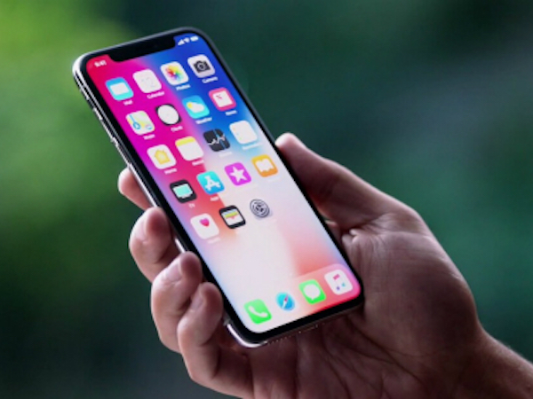 Apple đang cân nhắc bán iPhone mới giá thấp hay cao